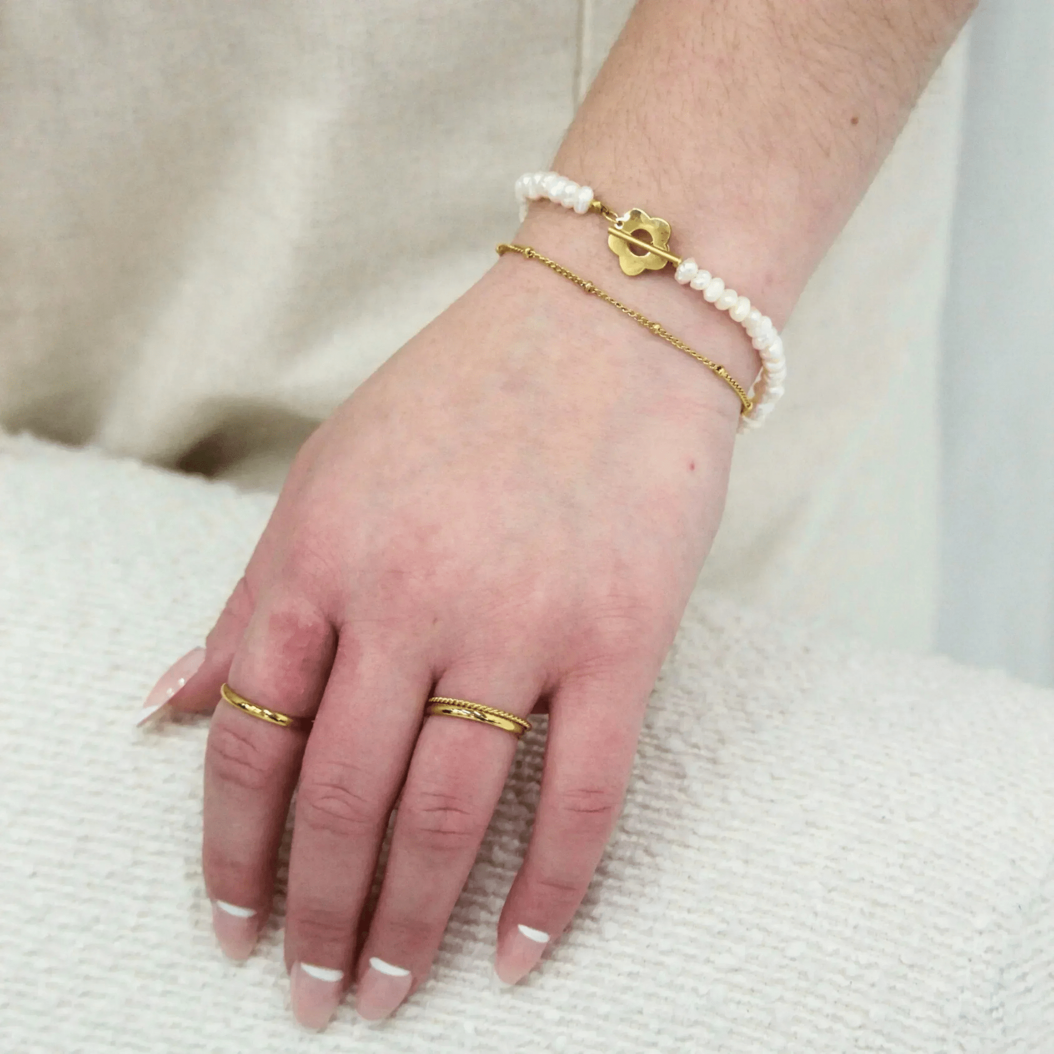 Daisy Pearl Bracelet