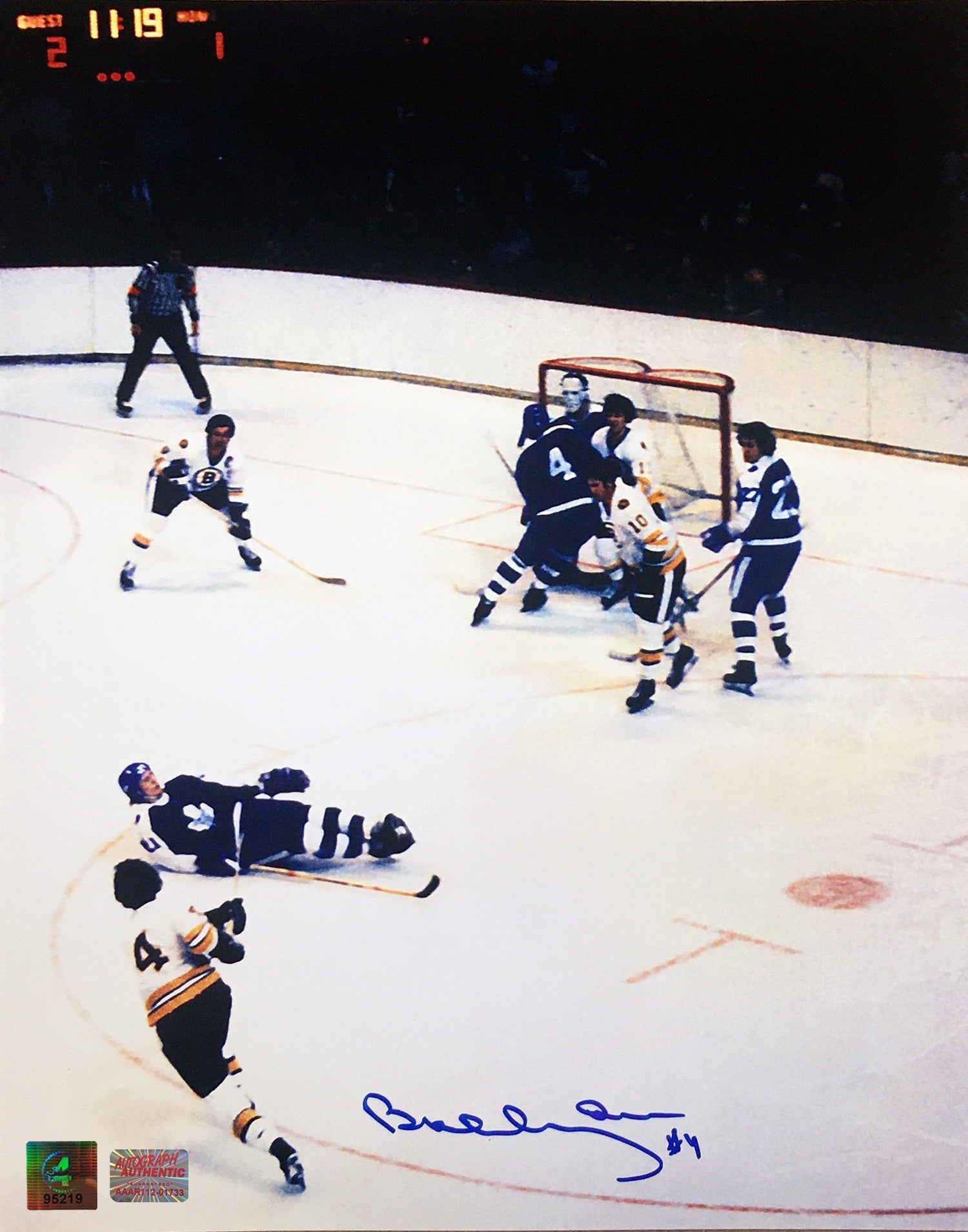 BOBBY ORR SIGNED 11X14 PHOTO - SHOT ON GOAL VS TORONTO - GNR COA (14" BY 11")